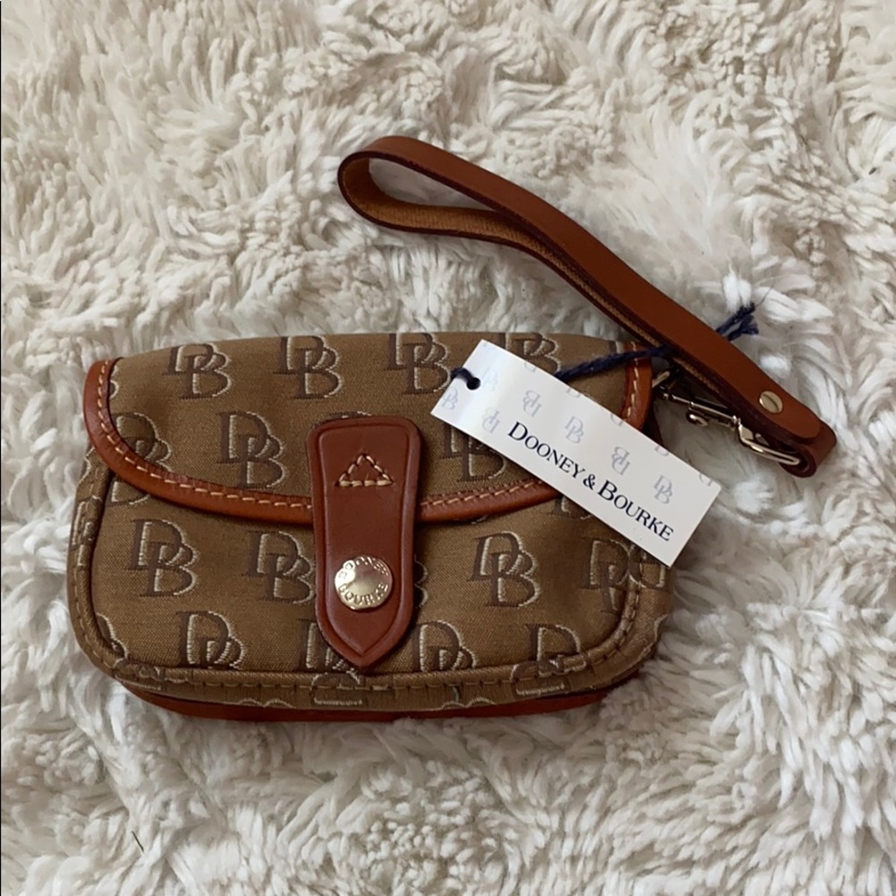 Dooney & Bourke wristlet